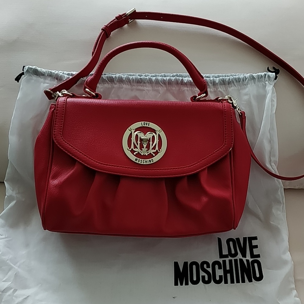 LOVE Moschino
Top Handle Satchel